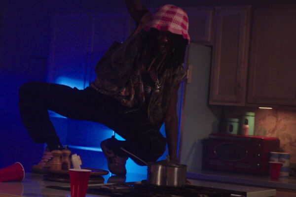 MASTER Famous.mov.00_02_05_09.Still011